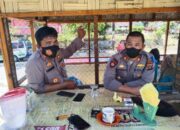 Kapolsek, Danramil Pastikan Masyarakat Menerima BST  Mau Divaksin