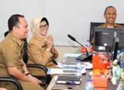 dr Susanti Sambut Kunjungan Tim  Ekspedisi Geopark Kaldera Toba SMS,Diajak Keliling Kota Pematang Siantar Naik Becak BSA