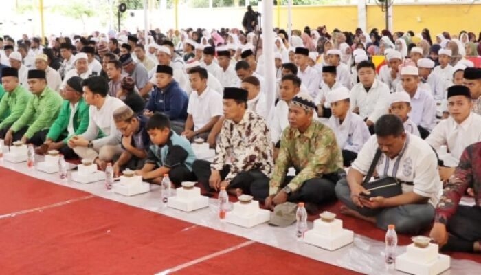 Hadiri Acara Buka Puasa Bersama  Yayasan Daru Putera  Madinah Bupati Simalungun Kita Akan Segera Perbaiki Jalan Penghubung Dobana Bandar Huluan