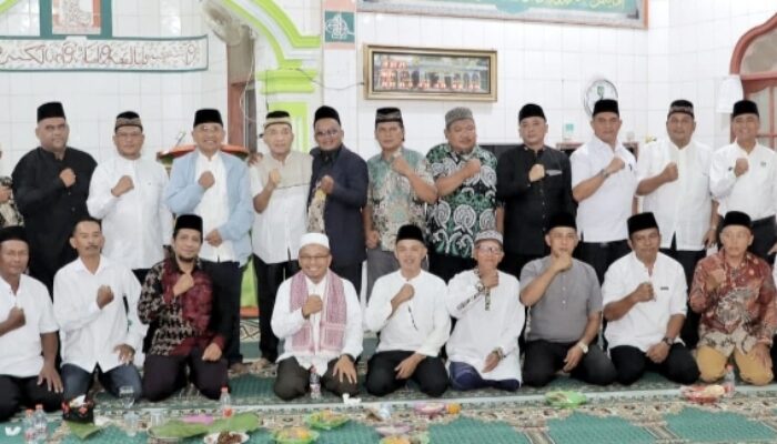 Buka Puasa Bersama Masyarakat Bupati Simalungun Ajak Berjamah Membangun Daerah