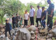 Bupati Simalungun Dampingi Gubsu Tinjau Lokasi Banjir di Parapat