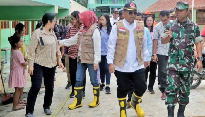 Tinjau Lokasi Banjir di Kecamatan Dolok batu Nanggar, Bupati Pemkap Simalungun Akan Lakukan Penanganan Banjir Jangka Pendek