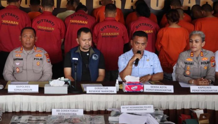 Kapolres Pematangsiantar Bersama Direktorat Narkoba Polda  Sumut Konfrensi Pers  Peredaran Narkoba dan Miras Illegal