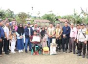 Kunjungi Korban Musibah Kebakaran di Kecamatan Raya, Bupati Simalungun Berikan Bantuan