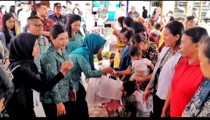 Tinjau Pelaksanaan Posyandu, Ny Darmawati Anton Achmat Saragih Motivasi Kader Posyandu Agar Tetap Semangat Memberi Pelayanan