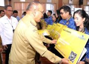 Bupati Simalungun Serahkan 524 SK Pengangkatan CPNS di Lingkungan Pemkap Simalungun Formasi Tahun 2024