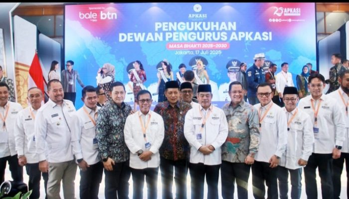 Bupati Simalungun DR. H. Anton Achmad Saragih Dikukuhkan Mendagri Sebagai Unsur Pimpinan Apkasi Periode 2025-2030