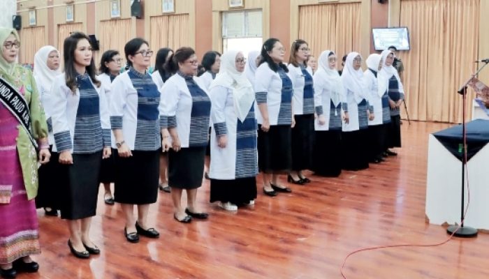 Bupati Simalungun Kukuhkan Ny Darmawaty Anton Achmat Saragih Sebagai Bunda PAUD