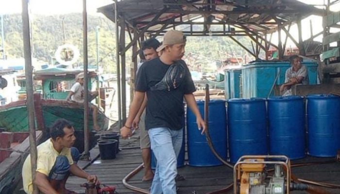 Skandal Besar di Sibolga Pimpinan Media Online HS Terlibat BBM Illegal dan Pembekingan Bom Ikan