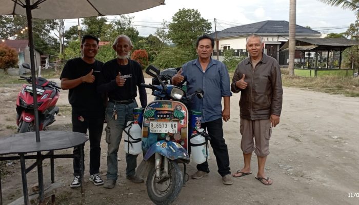 Menikmati Hidup Dimasa Tua Pak Anre Berusia 75 Tahun Asal Kota Bogor Dan Putrinya Melintasi Perjalan Vespa Evik Lintas Nusantara