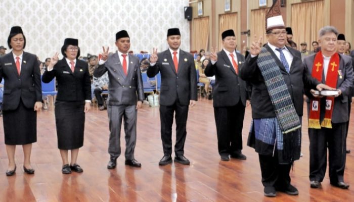 Bupati Simalungun Lantik Mixnon Andreas Simamora  Sebagai Sekda Simalungun