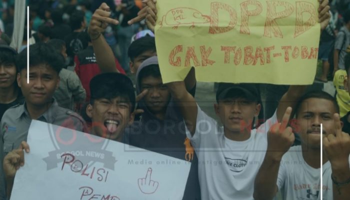 Koalisi Mahasiswa, Masyarakat dan Elemen Ormas Melakukan Demonstrasi