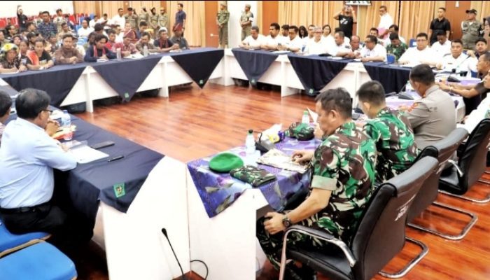 Rakor Pemkap Simalungun Bersama Forkopimda Fasilitasi Pertemuan Masyarakat Lamtoras Sihaporas Dengan PT TPL