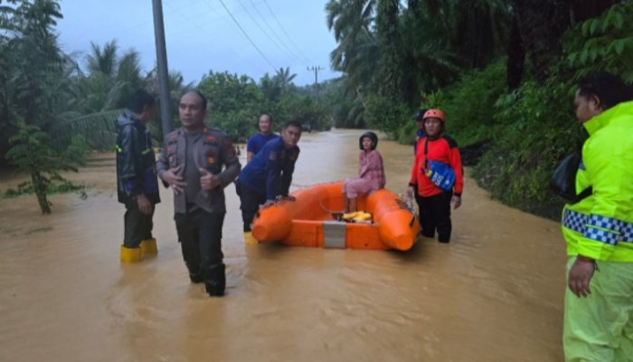 Polda Sumut Update Penanganan Bencana 148 Kejadian 12 Kab/Kota 1030 Personel Dikerahkan