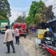 Respon Kilat Polres Simalungun Langsung Evakuasi Korban dan Amankan TKP Kebakaran Bengkel Yang Hanguskan Satu Rumah