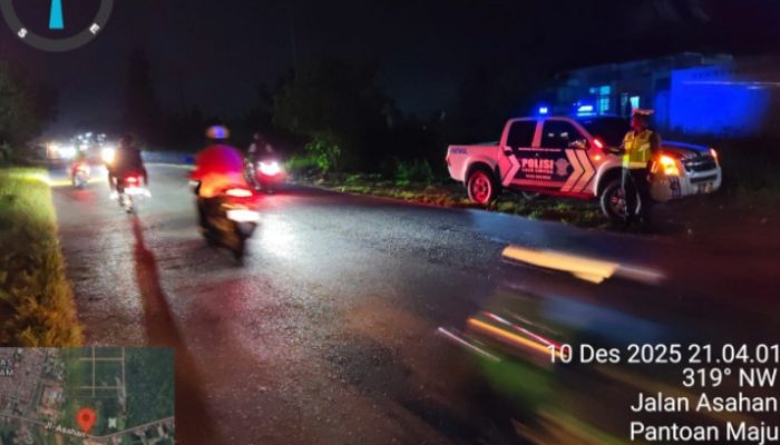 Blue Light Patrol Satlantas Polres Simalungun Sapu Jalur  Malam Tertibkan Lalu Lintas dan Tekan Aksi Kejahatan  jalanan