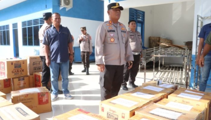 Kapolres Simalungun Lepas 1620 paket Bantuan Untuk Korban  Siklon Tropis Hasil Masakan Dapur Umum Selama Dua Hari