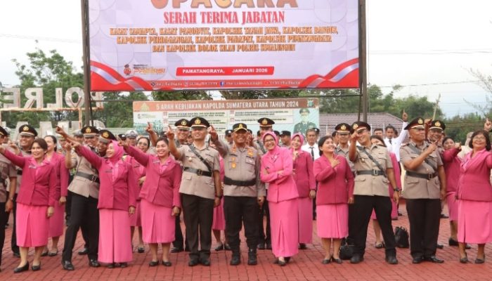 Penyegaran di Tubuh Polres Simalungun Kapolres Pimpin Temu Pisah dan Sertijab Kapolres dan Kasat