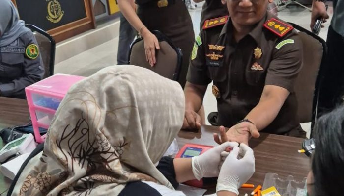 Peringatan Hari Kartini Kejari Simalungun dan Ikatan Adyaksa Dharnakartini Daerah Simalungun Gelar Bhakti Sosial Pemeriksaan Kesehatan dan Donor Darah