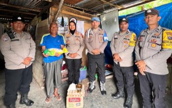 Kapolsek Siantar Selatan Berbagi Berikan Bantuan Kepada Warga Kurang Mampu