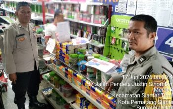 Respon Laporan CC 110 Polsek Siantar Timur Cek TKP  Dugaan Pencurian di Jalan Pdt Justin Sihombing