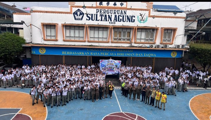Motivasi 500 Anak Sat Lantas Polres Pematangsiantar Police Goto School di SMA YP Sultan Agung